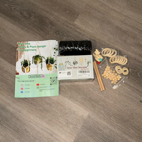 Macrame Kit - Picture 1 of 3